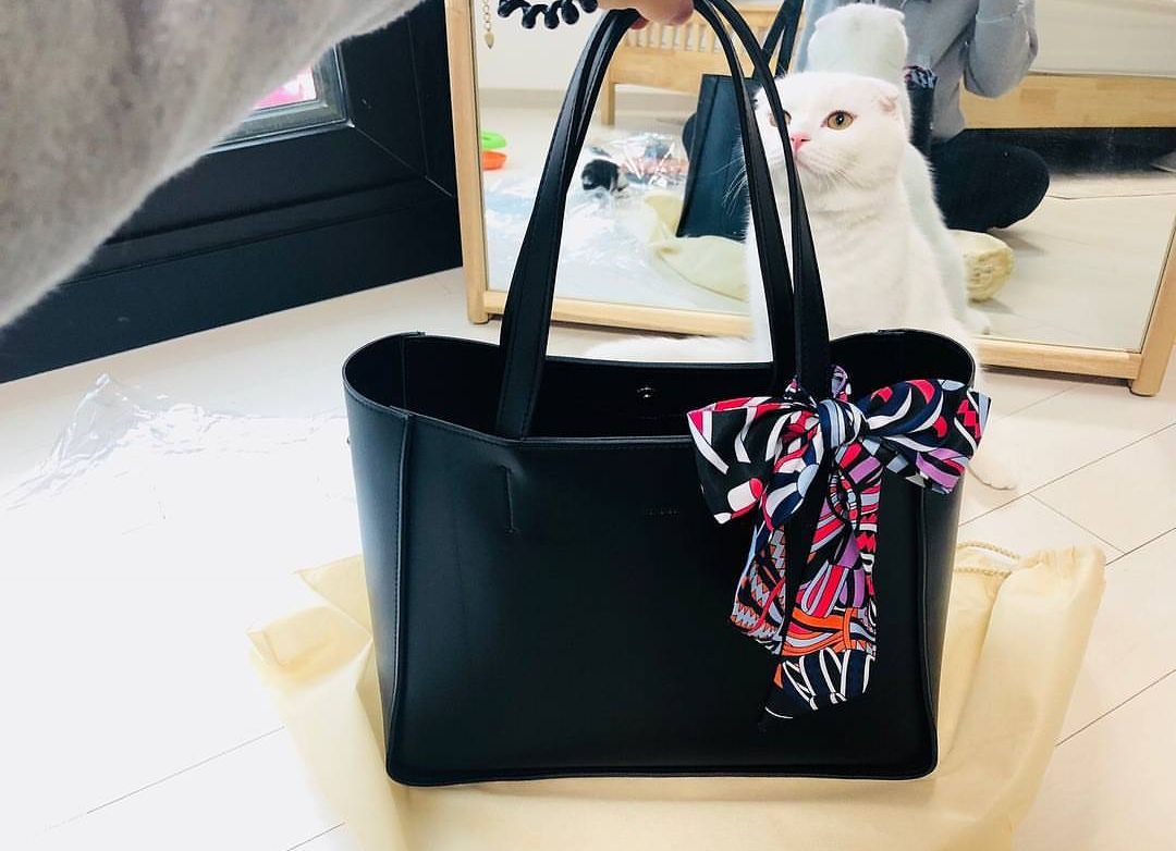 <b><p>Mont du Bai diaper bag with inn rice</p></b><b><p>モンデュベクおむつバッグインナー白米を含む</p></b><br /><br /><p align='center'>