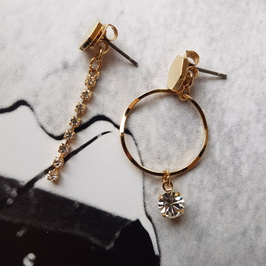 <b><p>Wifi Cubic Drop Two way Unknown earring Modern</p></b><b><p>ウィビ キュービック ドロップ ツーウェイ オンバル イヤリング モダンシ カジュアル</p></b><br /><br /><p align='center'>