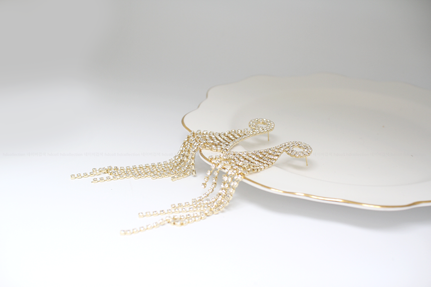 <b><p>Long Silver fi Drop Earris Elegant coordinati</p></b><b><p>ロング ウンチム ドロップイヤリ エレガントなコーディネート シンプルアクセサリー</p></b><br /><br /><p align='center'>