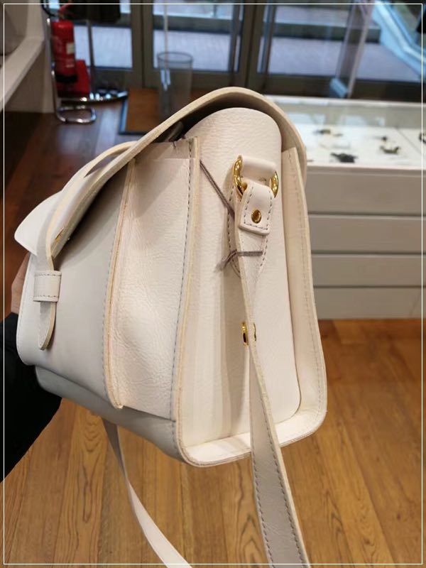 <b><p>MARNI Satchel Two colors SBMPL09</p></b><b><p>マルニMARNI社チェルベク2色SBMPL09</p></b><br /><br /><p align='center'>