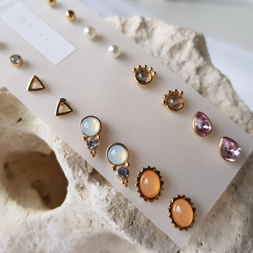 <b><p>Oran stone Cubic 16 pieces set earring Us</p></b><b><p>オラン 原石 キュービック 16ピース セット イヤリング スタイ利用がした 女性なコーディネート</p></b><br /><br /><p align='center'>