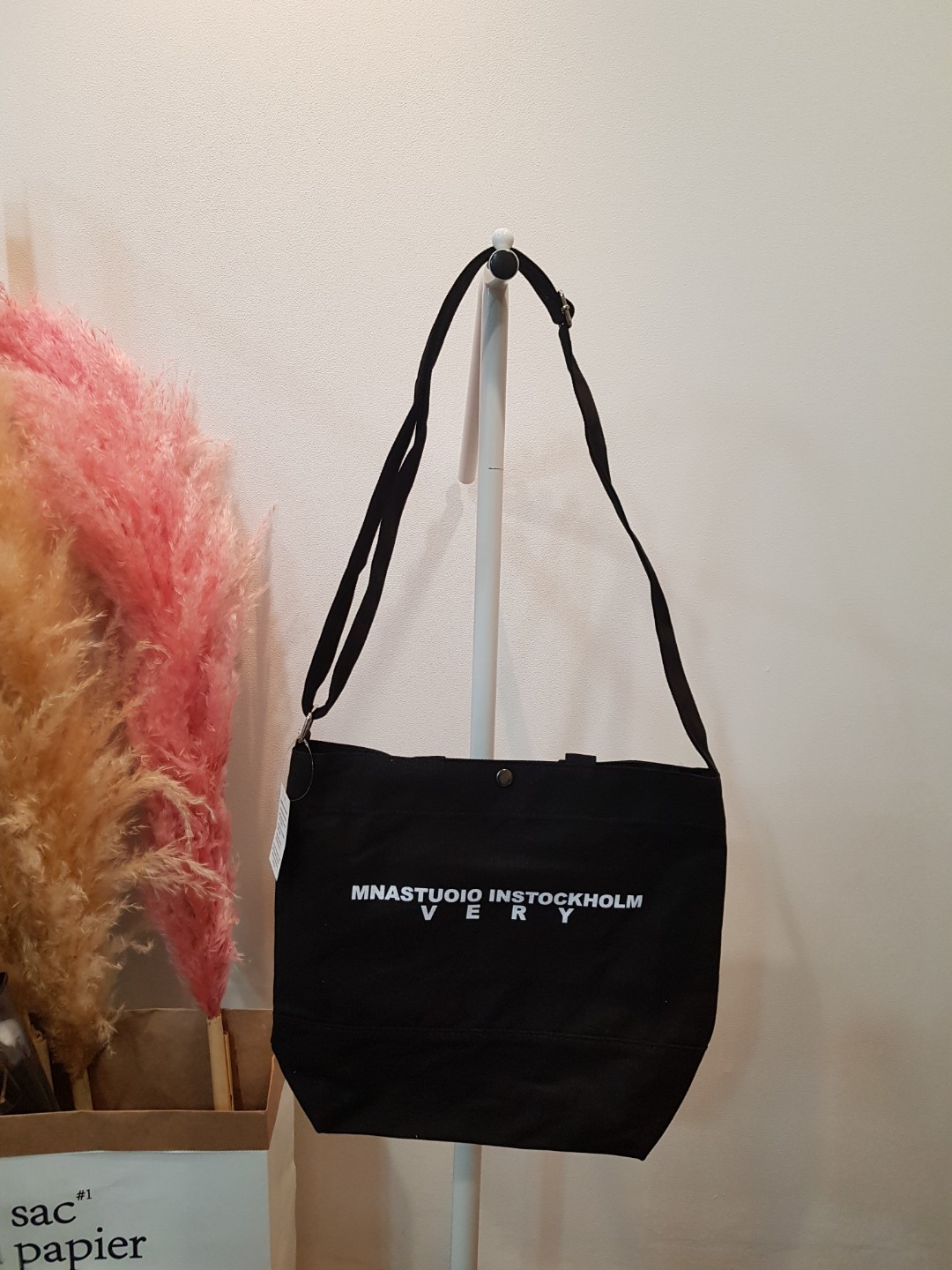 <b><p>Berry Cross Eco Bag Mini Light Hand Easy</p></b><b><p>ベリークロスエコバッグミニ軽量手提げコーディネイトしやすいいくつかのも、消化可能なかわいいデイリー</p></b><br /><br /><p align='center'>