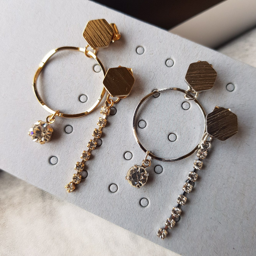 <b><p>Wifi Cubic Drop Two way Unknown earring Modern</p></b><b><p>ウィビ キュービック ドロップ ツーウェイ オンバル イヤリング モダンシ カジュアル</p></b><br /><br /><p align='center'>