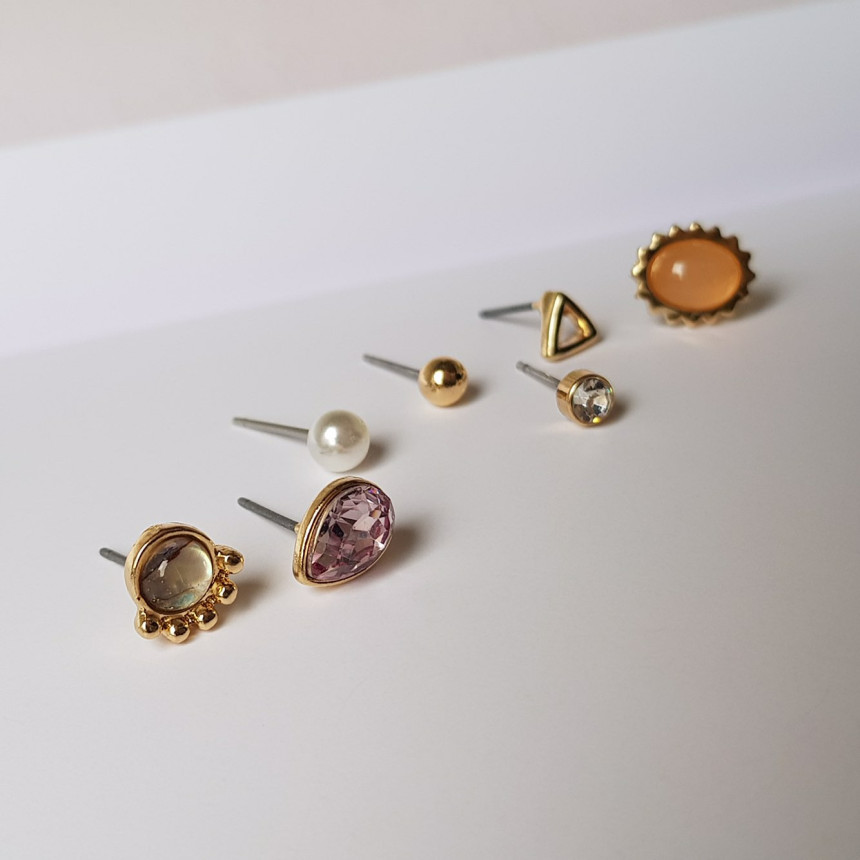 <b><p>Oran stone Cubic 16 pieces set earring Us</p></b><b><p>オラン 原石 キュービック 16ピース セット イヤリング スタイ利用がした 女性なコーディネート</p></b><br /><br /><p align='center'>