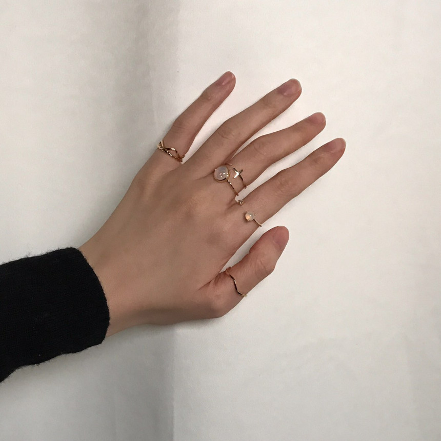 <b><p>Vail stone ring 6 sets Stylish Femi otial</p></b><b><p>ガイル 原石 リング 6セット 魅力のあるスタ フェミニンな感性ムード ヨリヨリじ</p></b><br /><br /><p align='center'>