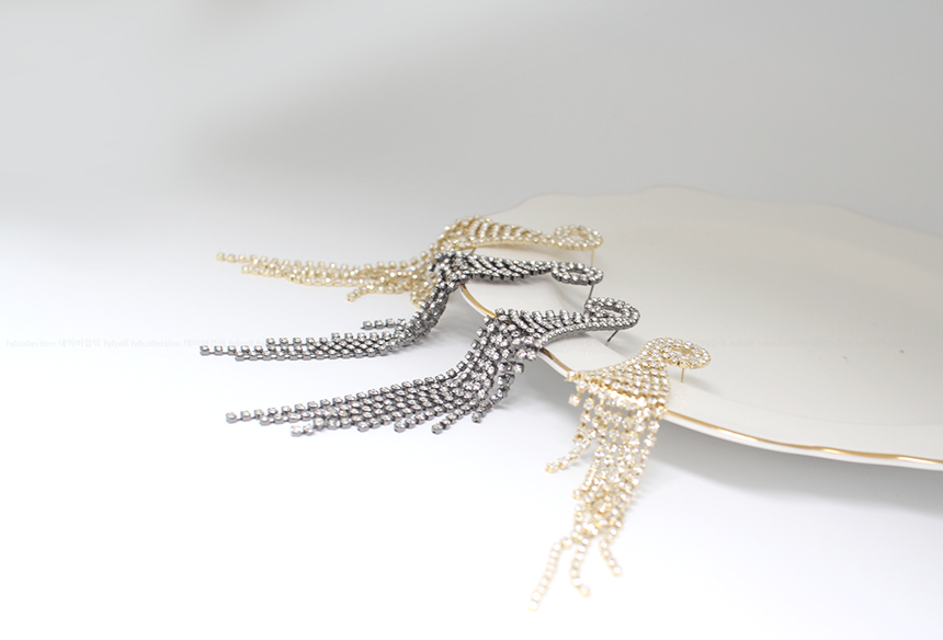 <b><p>Long Silver fi Drop Earris Elegant coordinati</p></b><b><p>ロング ウンチム ドロップイヤリ エレガントなコーディネート シンプルアクセサリー</p></b><br /><br /><p align='center'>