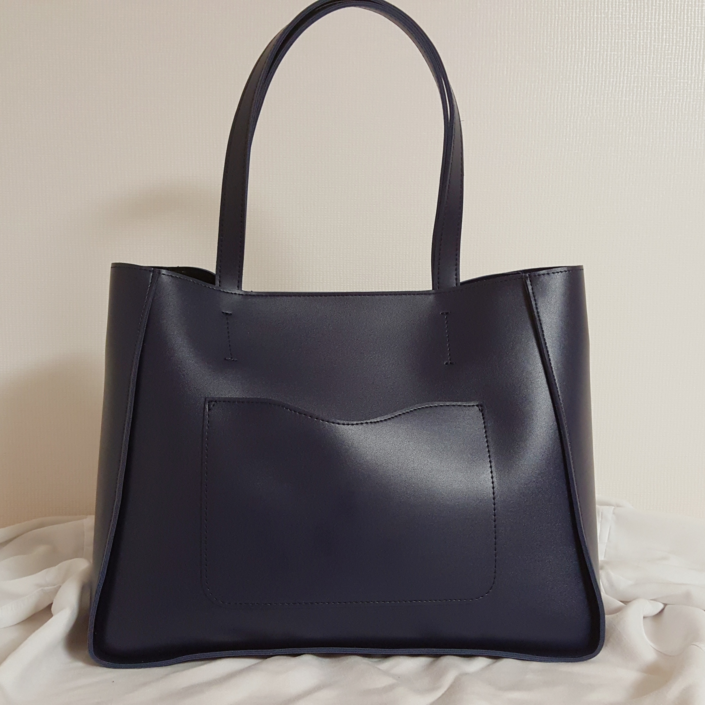 <b><p>Mont du Bai diaper bag with inn rice</p></b><b><p>モンデュベクおむつバッグインナー白米を含む</p></b><br /><br /><p align='center'>