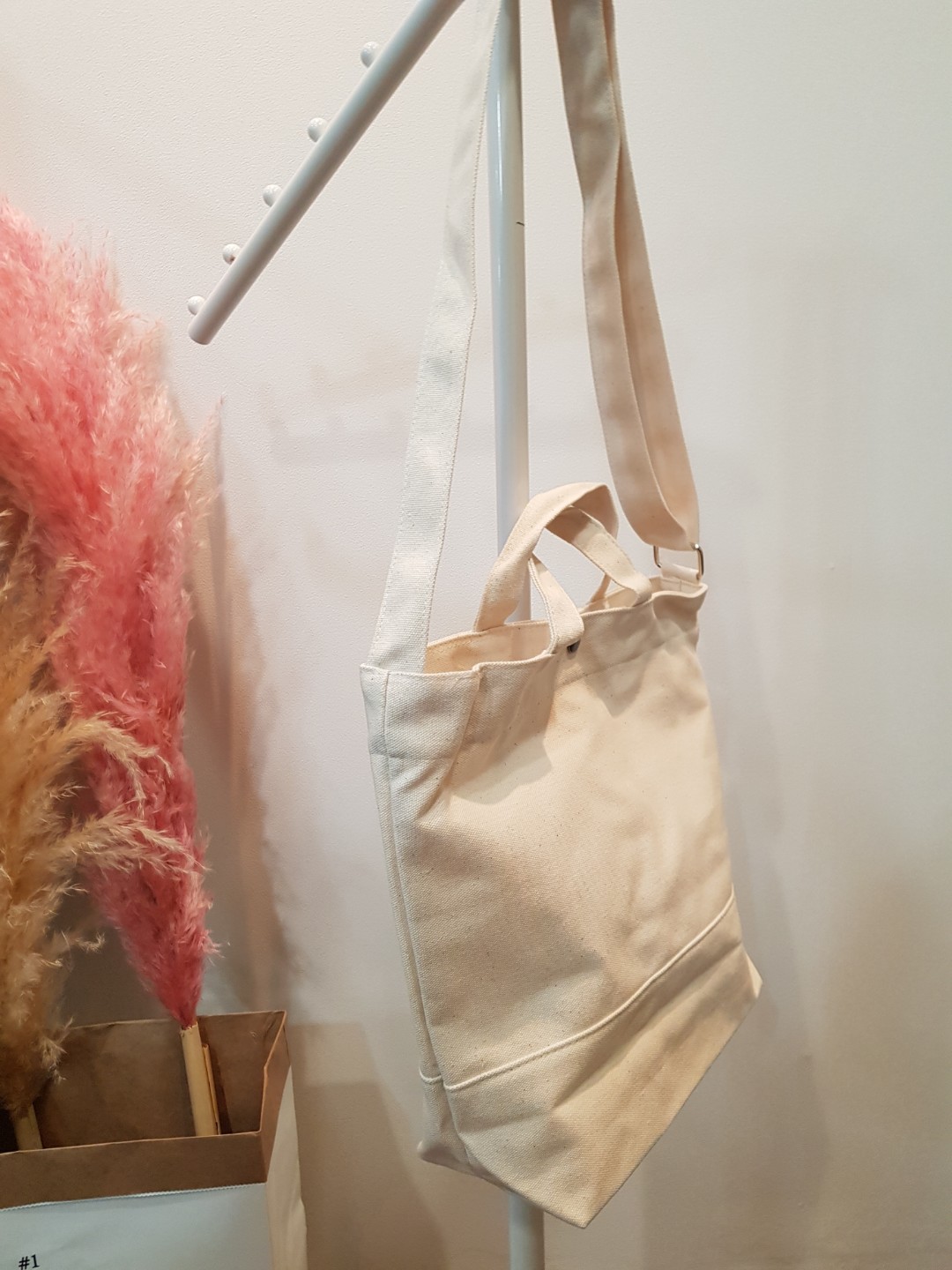 <b><p>Berry Cross Eco Bag Mini Light Hand Easy</p></b><b><p>ベリークロスエコバッグミニ軽量手提げコーディネイトしやすいいくつかのも、消化可能なかわいいデイリー</p></b><br /><br /><p align='center'>