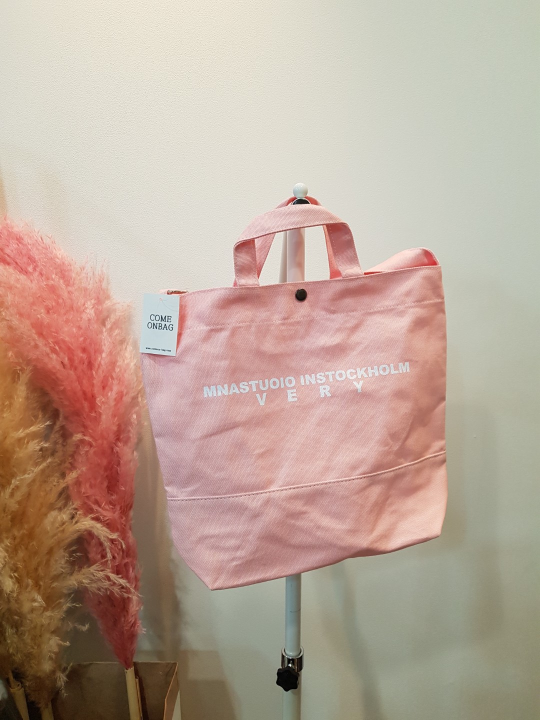 <b><p>Berry Cross Eco Bag Mini Light Hand Easy</p></b><b><p>ベリークロスエコバッグミニ軽量手提げコーディネイトしやすいいくつかのも、消化可能なかわいいデイリー</p></b><br /><br /><p align='center'>