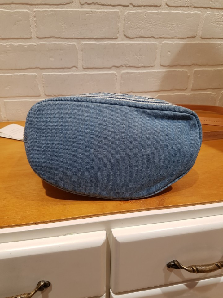 <b><p>Shoulder bag embroied nim Saths Day T172MBP136</p></b><b><p>サスデイアイランドデニム刺繍ショルダーバッグT172MBP136</p></b><br /><br /><p align='center'>