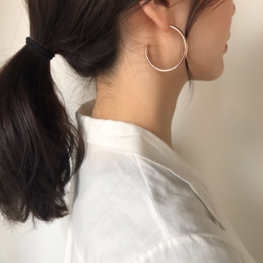 <b><p>Aomi Simple Modern Drop earring 3color Bl</p></b><b><p>青海 シンプルモダン ドロップ イヤリング 3色 ケバケバ 輝く 魅力のあるスタイル</p></b><br /><br /><p align='center'>