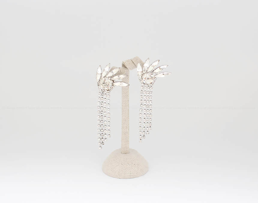 <b><p>Long Silver fi Drop Earris Elegant coordinati</p></b><b><p>ロング ウンチム ドロップイヤリ エレガントなコーディネート シンプルアクセサリー</p></b><br /><br /><p align='center'>