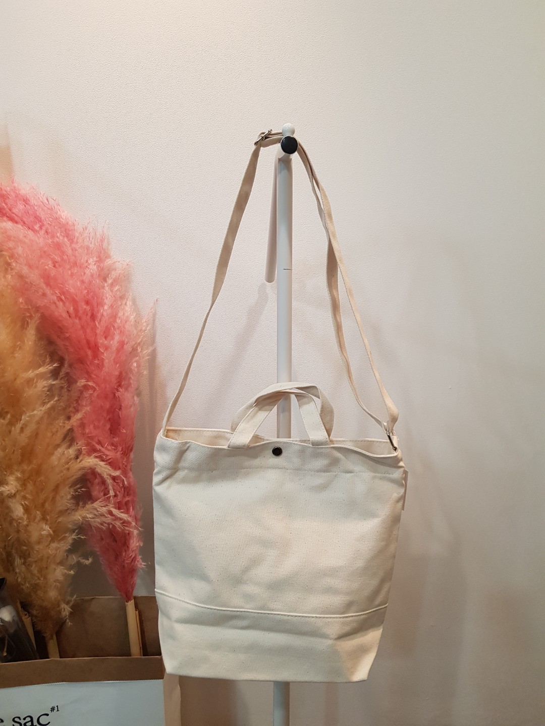 <b><p>Berry Cross Eco Bag Mini Light Hand Easy</p></b><b><p>ベリークロスエコバッグミニ軽量手提げコーディネイトしやすいいくつかのも、消化可能なかわいいデイリー</p></b><br /><br /><p align='center'>