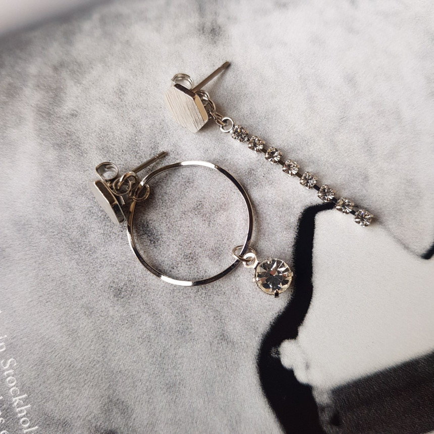 <b><p>Wifi Cubic Drop Two way Unknown earring Modern</p></b><b><p>ウィビ キュービック ドロップ ツーウェイ オンバル イヤリング モダンシ カジュアル</p></b><br /><br /><p align='center'>