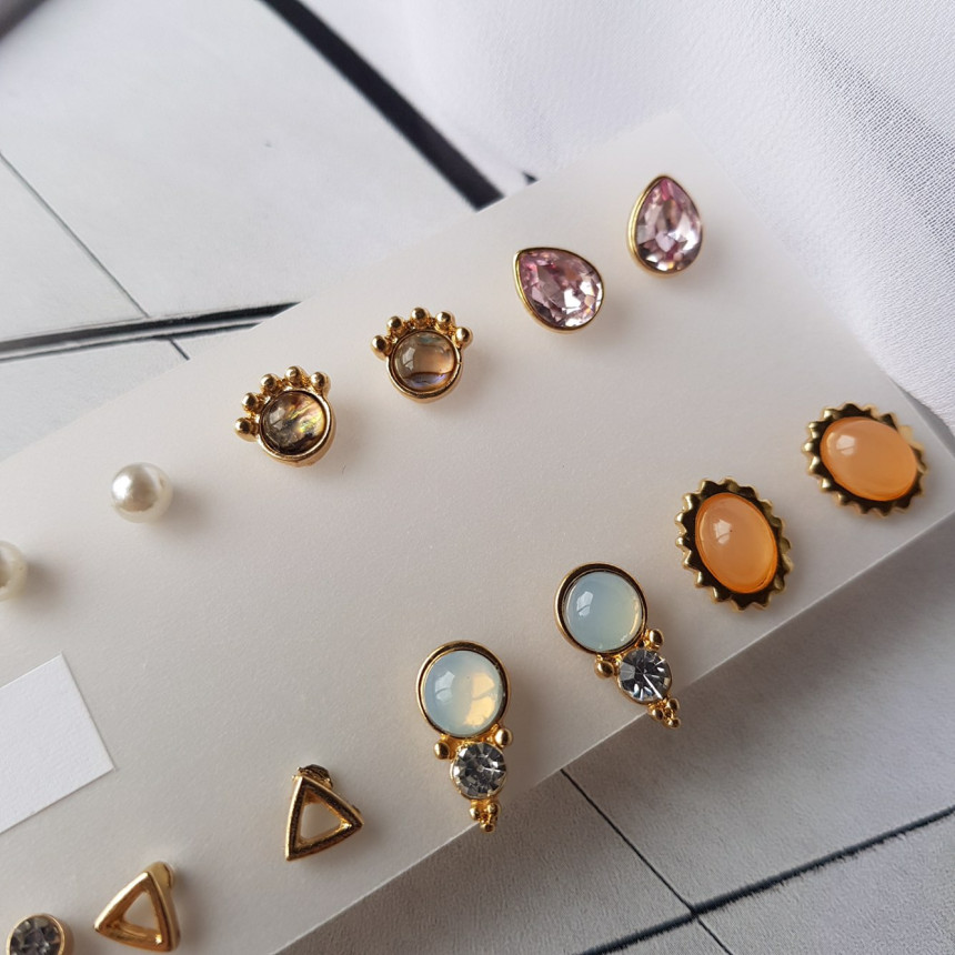 <b><p>Oran stone Cubic 16 pieces set earring Us</p></b><b><p>オラン 原石 キュービック 16ピース セット イヤリング スタイ利用がした 女性なコーディネート</p></b><br /><br /><p align='center'>