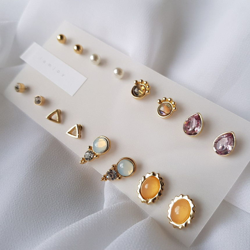 <b><p>Oran stone Cubic 16 pieces set earring Us</p></b><b><p>オラン 原石 キュービック 16ピース セット イヤリング スタイ利用がした 女性なコーディネート</p></b><br /><br /><p align='center'>