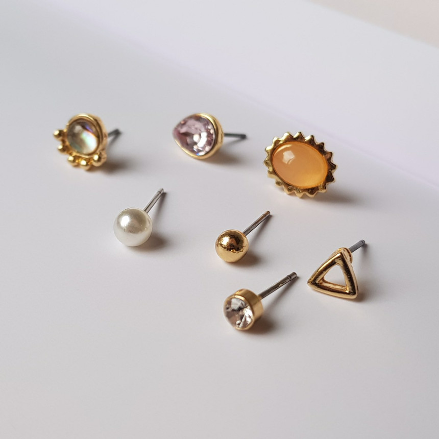 <b><p>Oran stone Cubic 16 pieces set earring Us</p></b><b><p>オラン 原石 キュービック 16ピース セット イヤリング スタイ利用がした 女性なコーディネート</p></b><br /><br /><p align='center'>