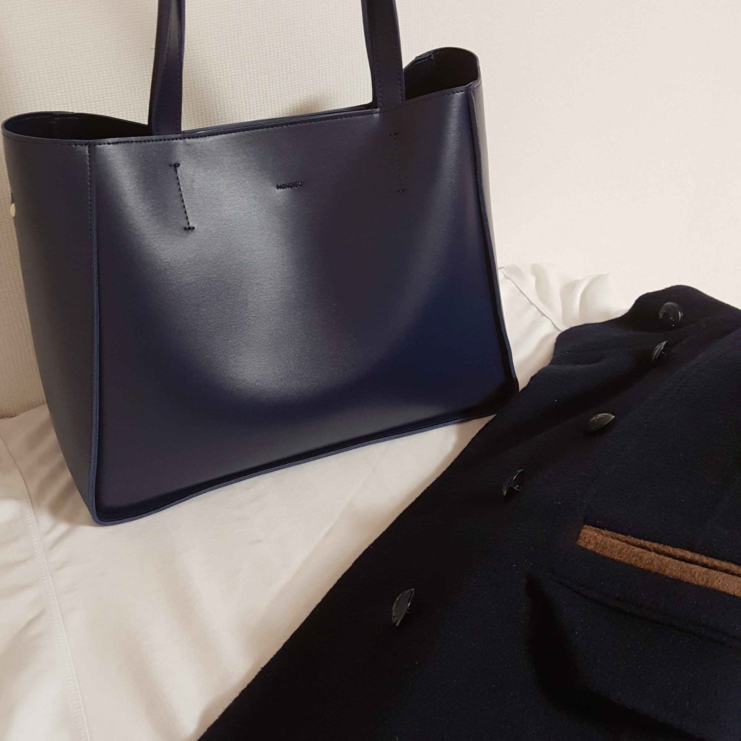 <b><p>Mont du Bai diaper bag with inn rice</p></b><b><p>モンデュベクおむつバッグインナー白米を含む</p></b><br /><br /><p align='center'>