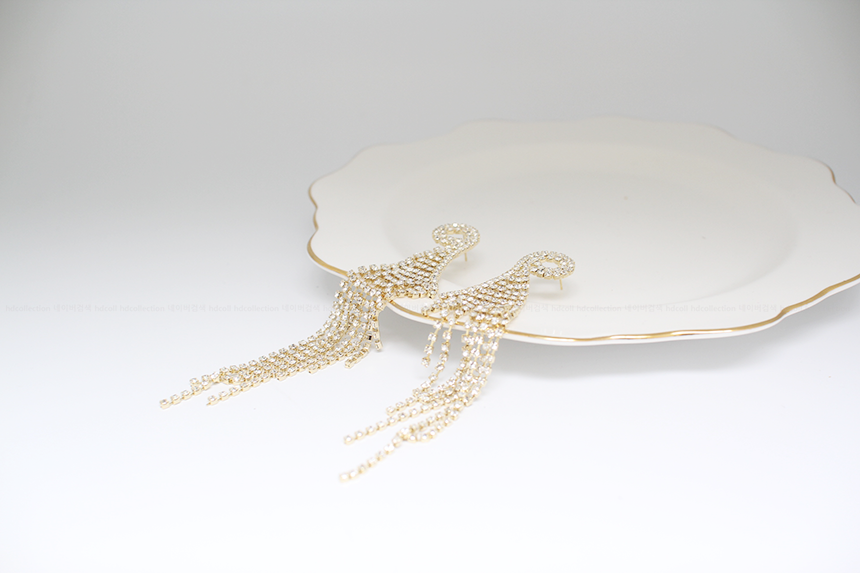 <b><p>Long Silver fi Drop Earris Elegant coordinati</p></b><b><p>ロング ウンチム ドロップイヤリ エレガントなコーディネート シンプルアクセサリー</p></b><br /><br /><p align='center'>