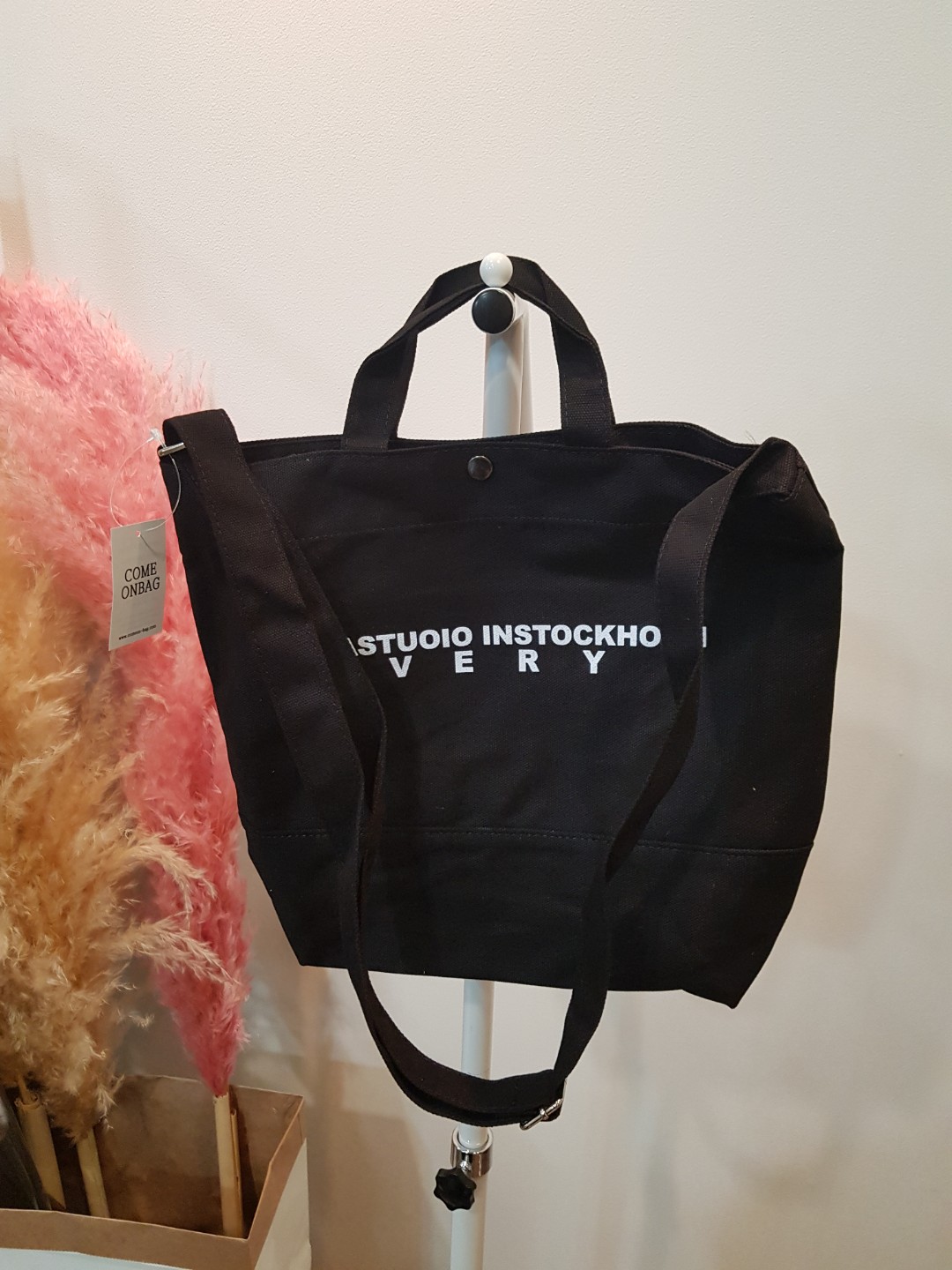 <b><p>Berry Cross Eco Bag Mini Light Hand Easy</p></b><b><p>ベリークロスエコバッグミニ軽量手提げコーディネイトしやすいいくつかのも、消化可能なかわいいデイリー</p></b><br /><br /><p align='center'>