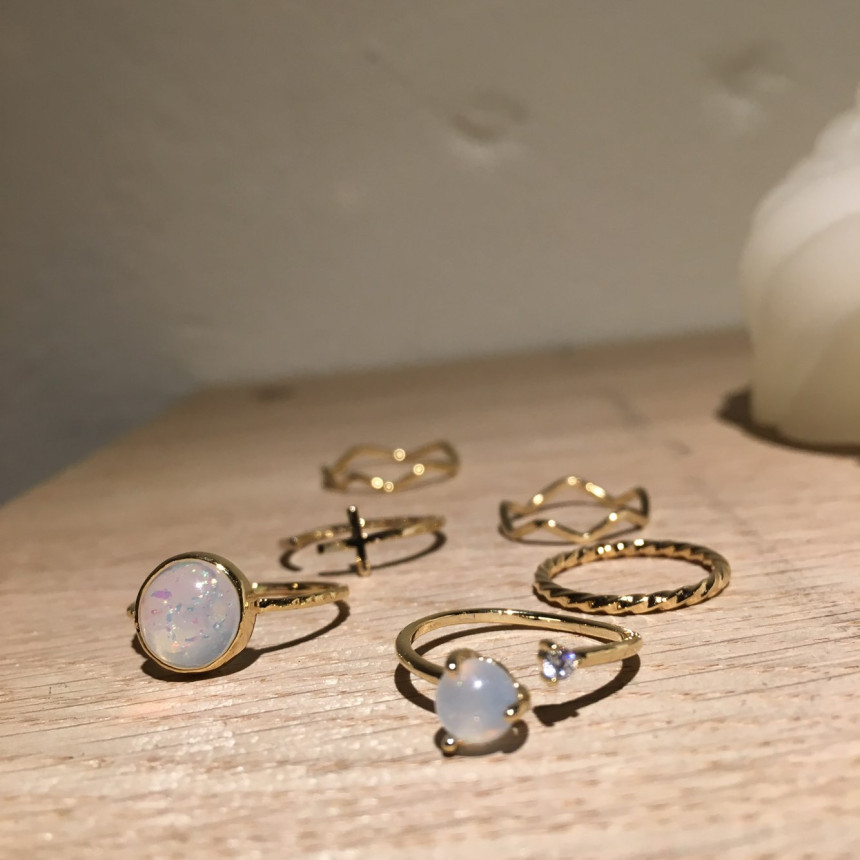 <b><p>Vail stone ring 6 sets Stylish Femi otial</p></b><b><p>ガイル 原石 リング 6セット 魅力のあるスタ フェミニンな感性ムード ヨリヨリじ</p></b><br /><br /><p align='center'>