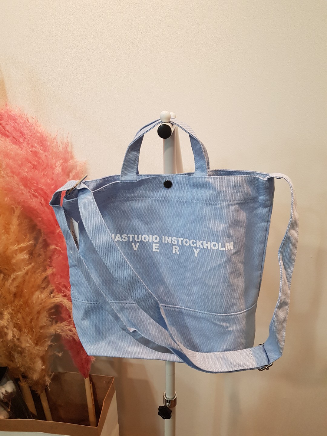 <b><p>Berry Cross Eco Bag Mini Light Hand Easy</p></b><b><p>ベリークロスエコバッグミニ軽量手提げコーディネイトしやすいいくつかのも、消化可能なかわいいデイリー</p></b><br /><br /><p align='center'>