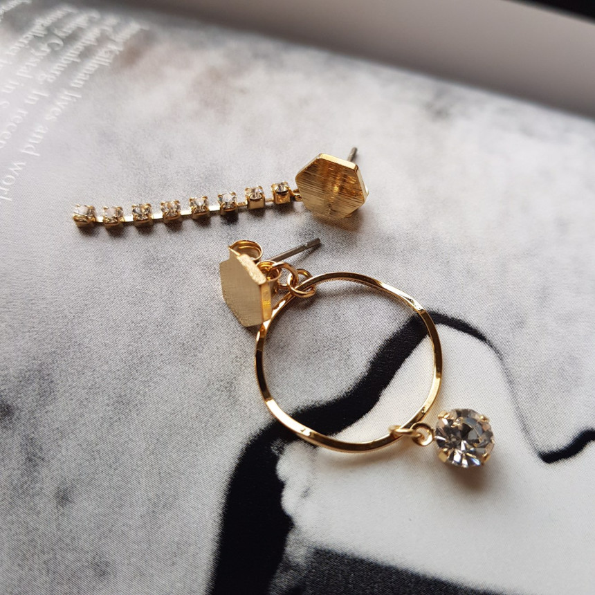 <b><p>Wifi Cubic Drop Two way Unknown earring Modern</p></b><b><p>ウィビ キュービック ドロップ ツーウェイ オンバル イヤリング モダンシ カジュアル</p></b><br /><br /><p align='center'>