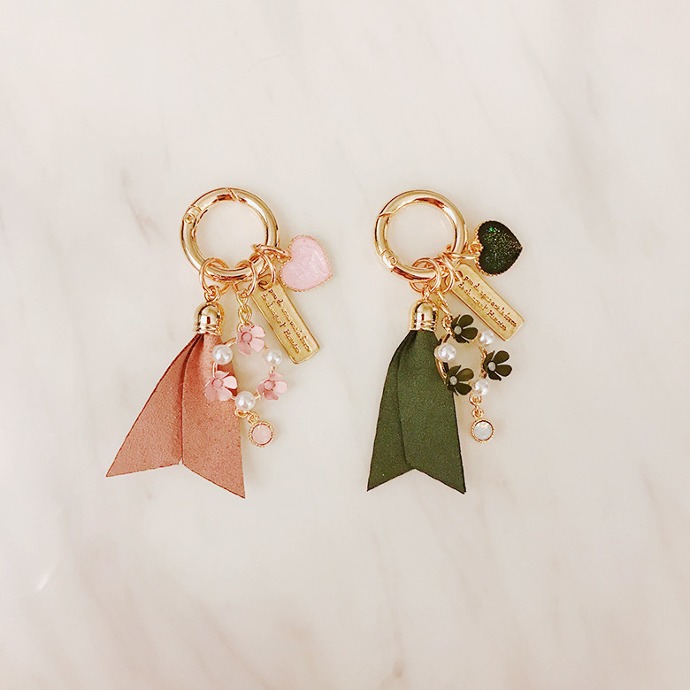 <b><p>Galaxy Note Pet Flower Keyring Tassel Ce</p></b><b><p>ギャラクシーノート8花びらフラワーキーリングタッセルケースiPhone S8特異6豪華5かわいいユニ</p></b><br /><br /><p align='center'>