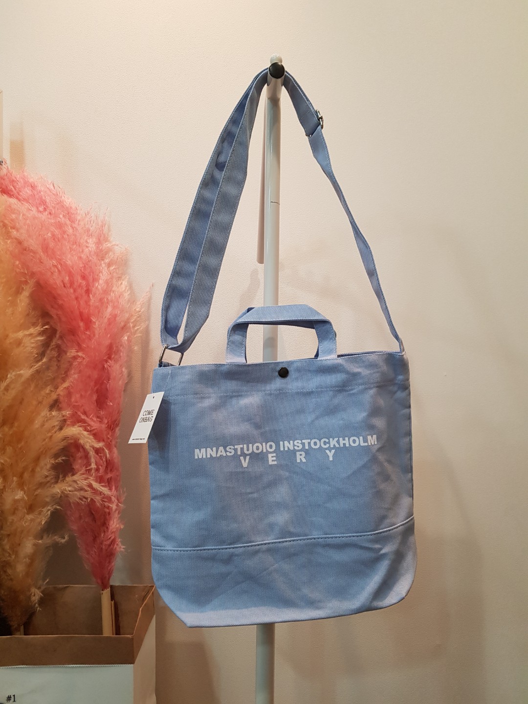 <b><p>Berry Cross Eco Bag Mini Light Hand Easy</p></b><b><p>ベリークロスエコバッグミニ軽量手提げコーディネイトしやすいいくつかのも、消化可能なかわいいデイリー</p></b><br /><br /><p align='center'>