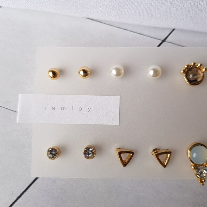 <b><p>Oran stone Cubic 16 pieces set earring Us</p></b><b><p>オラン 原石 キュービック 16ピース セット イヤリング スタイ利用がした 女性なコーディネート</p></b><br /><br /><p align='center'>