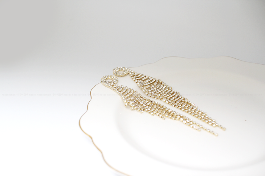 <b><p>Long Silver fi Drop Earris Elegant coordinati</p></b><b><p>ロング ウンチム ドロップイヤリ エレガントなコーディネート シンプルアクセサリー</p></b><br /><br /><p align='center'>