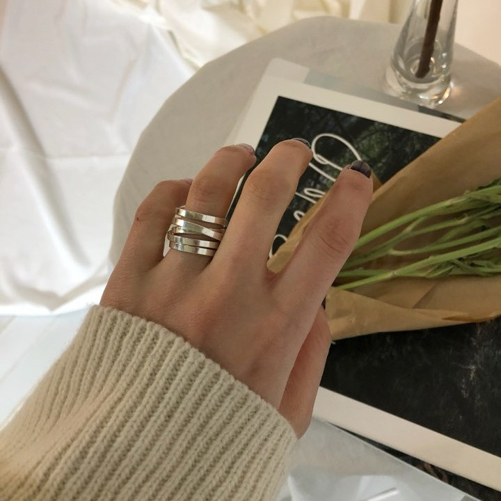 <b><p>lines silver Bold rg Twist Unique Jewelry</p></b><b><p>5行 シルバー ボールドリング ねじれ ユニークなジュエリー ポイントサイクル良い</p></b><br /><br /><p align='center'>