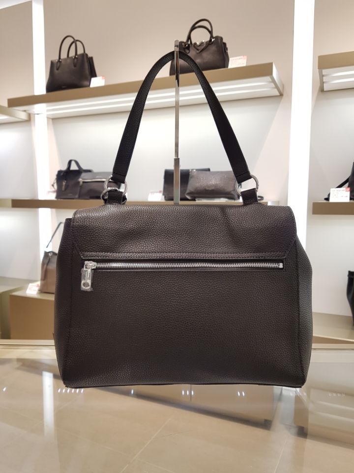 <b><p>Love Cat O. Basic 28 Shoulder LIS2S404BL</p></b><b><p>ロブケトO.ベーシック28ショルダーバッグLIS2S404BL</p></b><br /><br /><p align='center'>