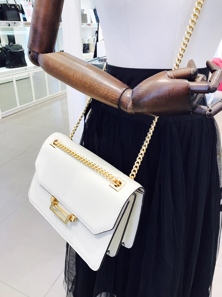 <b><p>Love Cat Double Emmytino Shlder Bag WIS2S002IV</p></b><b><p>ロブケトダブルエム一馬ティーノショルダーバッグWIS2S002IV</p></b><br /><br /><p align='center'>