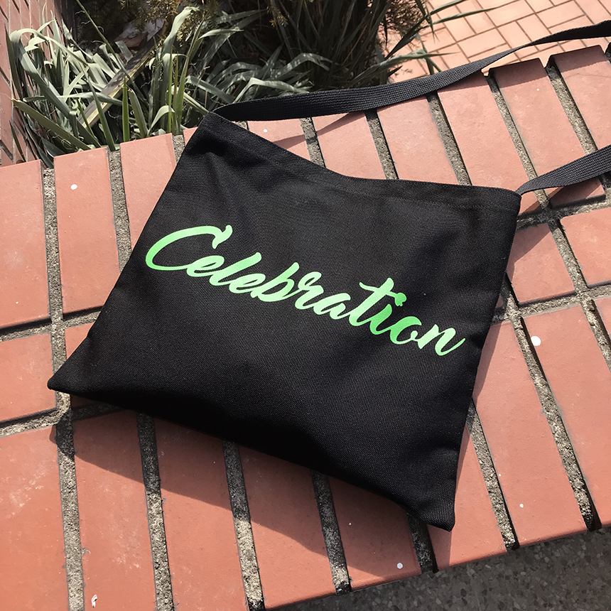 <b><p>Celebon Eco Bag Jung Yoo Mi Restat Letteri</p></b><b><p>celebrationエコバックチョン・ユミユンレストランレタリングデイリー大学生、20代ショルダー</p></b><br /><br /><p align='center'>