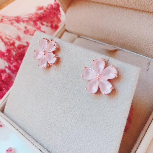 <b><p>Cherry tree State flutt eaing</p></b><b><p>桜の花が 与える ときめき イヤリング</p></b><br /><br /><p align='center'>