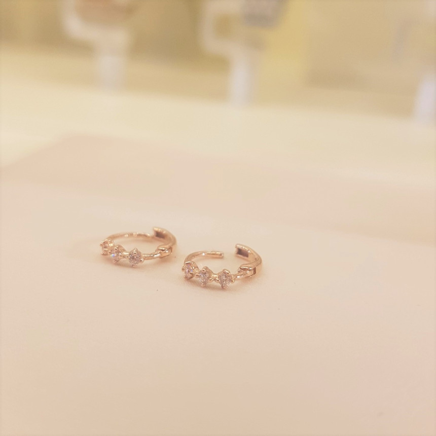 <b><p>Lloyd triple Cubic One touch earng LOFH2007G</p></b><b><p>ロイド トリプル キュービック ワンタッチ イヤリング LOFH2007G 代の女性</p></b><br /><br /><p align='center'>