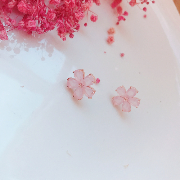 <b><p>Cherry tree State flutt eaing</p></b><b><p>桜の花が 与える ときめき イヤリング</p></b><br /><br /><p align='center'>