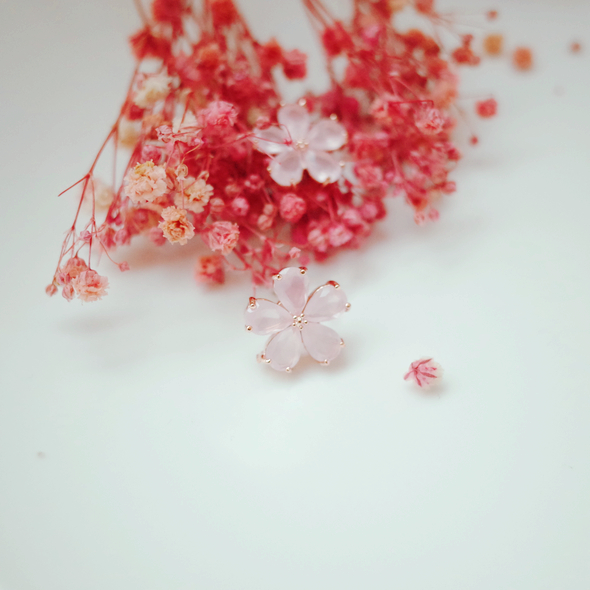 <b><p>Cherry tree State flutt eaing</p></b><b><p>桜の花が 与える ときめき イヤリング</p></b><br /><br /><p align='center'>
