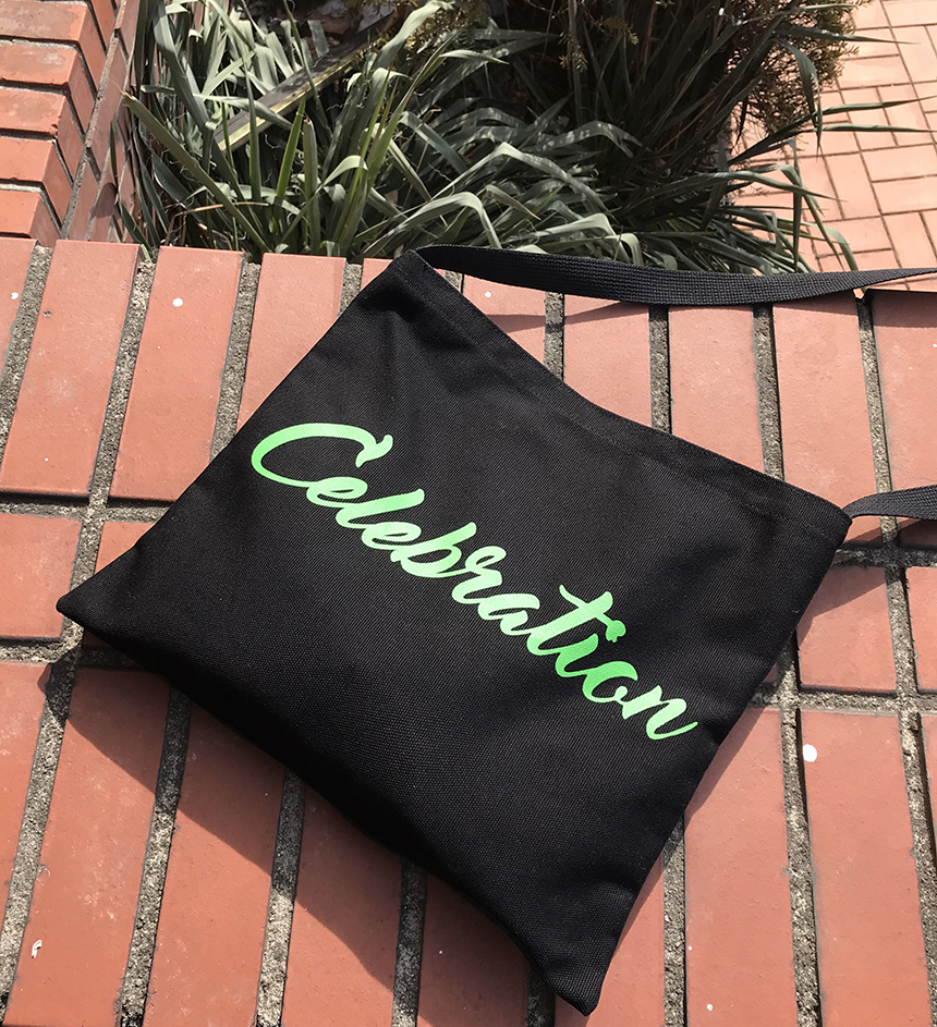 <b><p>Celebon Eco Bag Jung Yoo Mi Restat Letteri</p></b><b><p>celebrationエコバックチョン・ユミユンレストランレタリングデイリー大学生、20代ショルダー</p></b><br /><br /><p align='center'>