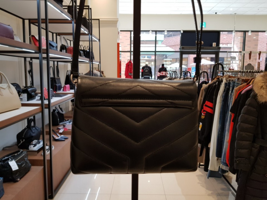 <b><p>Laurent YSL Monogram Ro Mini Shoulder Strip</p></b><b><p>サンローランYSLモノグラムルミニショルダーストリップブラック467072-DV706-1000</p></b><br /><br /><p align='center'>