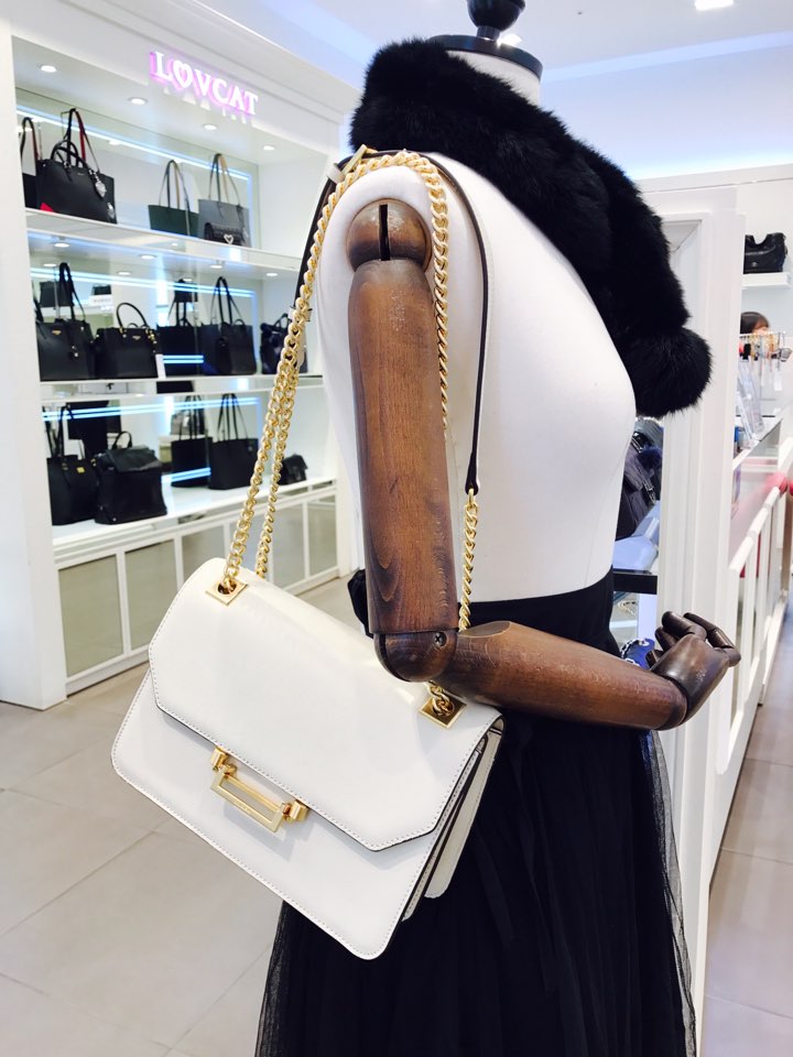 <b><p>Love Cat Double Emmytino Shlder Bag WIS2S002IV</p></b><b><p>ロブケトダブルエム一馬ティーノショルダーバッグWIS2S002IV</p></b><br /><br /><p align='center'>