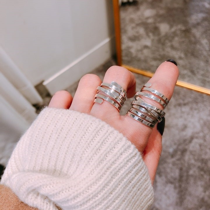 <b><p>lines silver Bold rg Twist Unique Jewelry</p></b><b><p>5行 シルバー ボールドリング ねじれ ユニークなジュエリー ポイントサイクル良い</p></b><br /><br /><p align='center'>