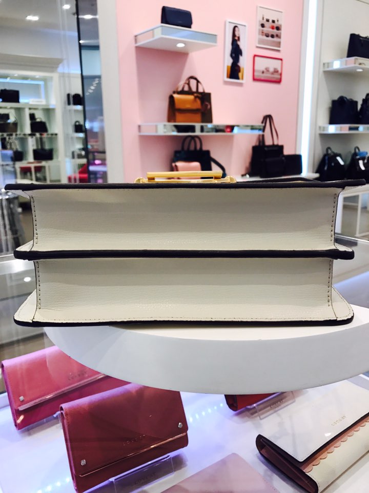 <b><p>Love Cat Double Emmytino Shlder Bag WIS2S002IV</p></b><b><p>ロブケトダブルエム一馬ティーノショルダーバッグWIS2S002IV</p></b><br /><br /><p align='center'>