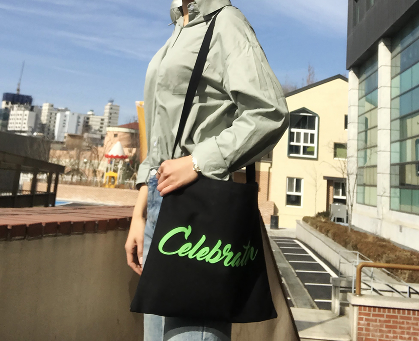 <b><p>Celebon Eco Bag Jung Yoo Mi Restat Letteri</p></b><b><p>celebrationエコバックチョン・ユミユンレストランレタリングデイリー大学生、20代ショルダー</p></b><br /><br /><p align='center'>
