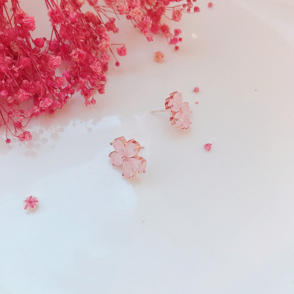 <b><p>Cherry tree State flutt eaing</p></b><b><p>桜の花が 与える ときめき イヤリング</p></b><br /><br /><p align='center'>