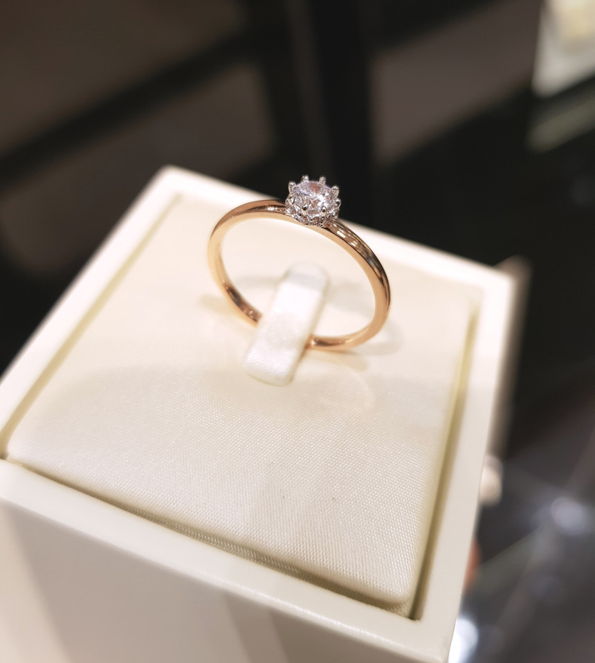 <b><p>Lloyd One cubic Simple Ring LRD16001G</p></b><b><p>ロイド ワンキュービック シンプルリングLRD16001G</p></b><br /><br /><p align='center'>