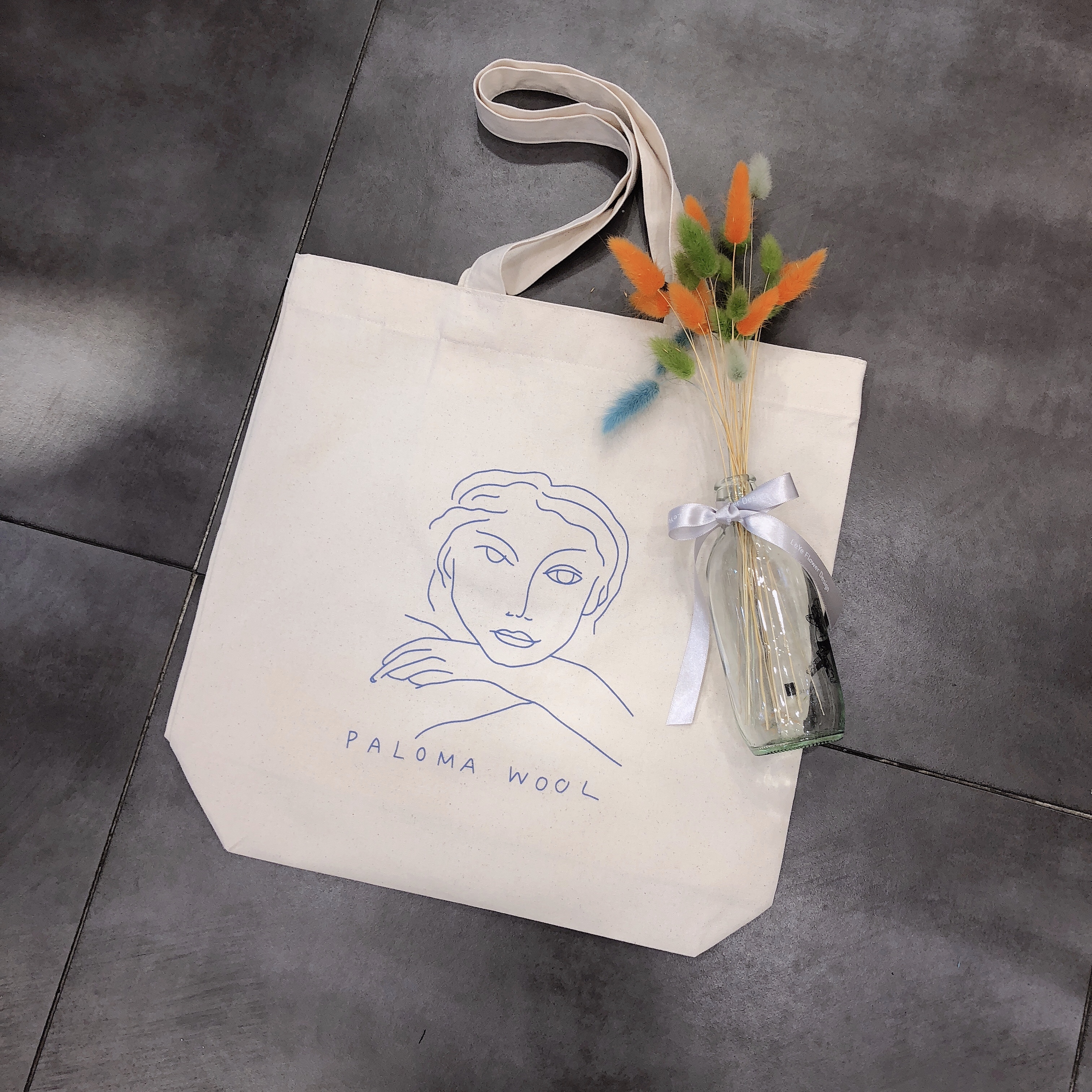 <b><p>Drawing Illusttion Woman face Eco Bag Daily</p></b><b><p>図面イラスト女性の顔エコバッグデイリーバッグショルダーバッグレディースカジュアルバッグコーディネート</p></b><br /><br /><p align='center'>