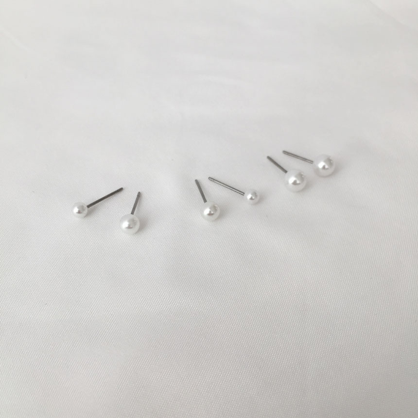 <b><p>simple daily Cubic mini Layered Earrg Set</p></b><b><p>シンプル デイリー キュービック ミニ 重ね着 イヤリングのセット</p></b><br /><br /><p align='center'>