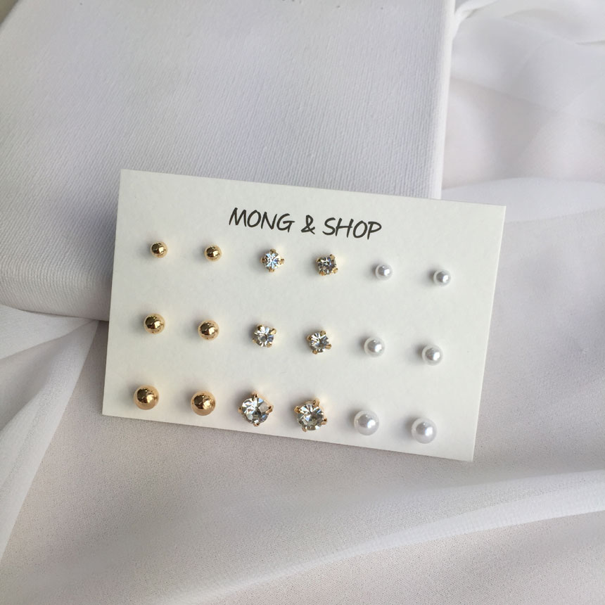 <b><p>simple daily Cubic mini Layered Earrg Set</p></b><b><p>シンプル デイリー キュービック ミニ 重ね着 イヤリングのセット</p></b><br /><br /><p align='center'>